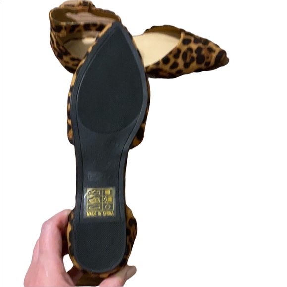 Leopard Suede flats with ankle buckle accent - Picture 5 of 6